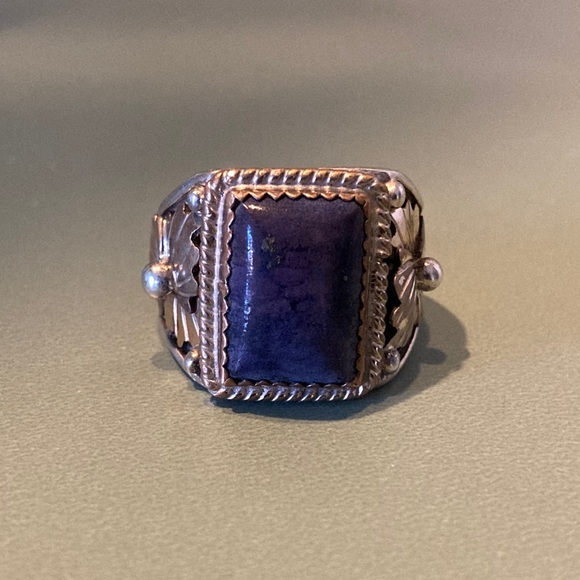 Vintage Sterling Silver Ring with Purple Stone - Picture 2 of 4